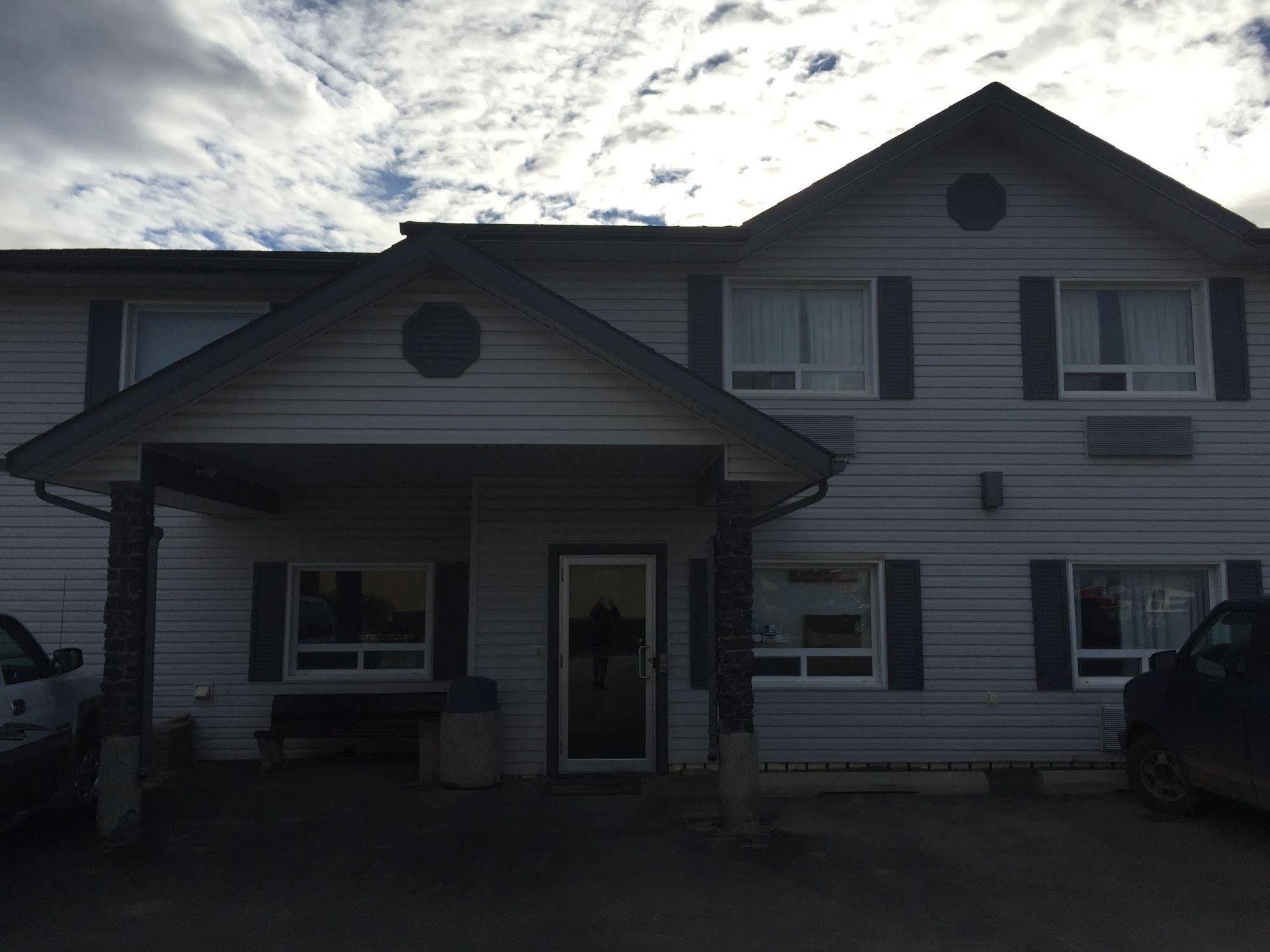 Crossfield Country Inn ภายนอก รูปภาพ
